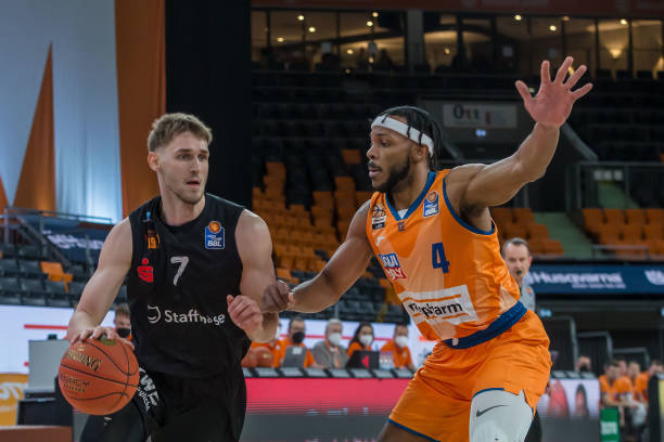 多强有力的 多强有力的