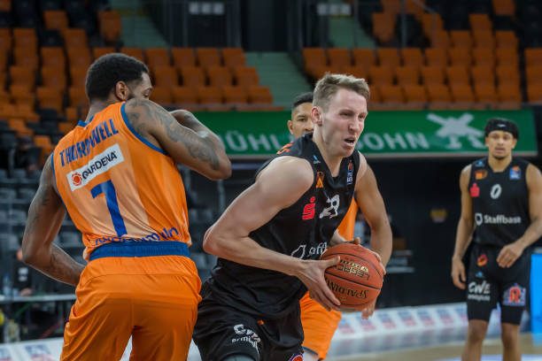 而是综合 而是综合