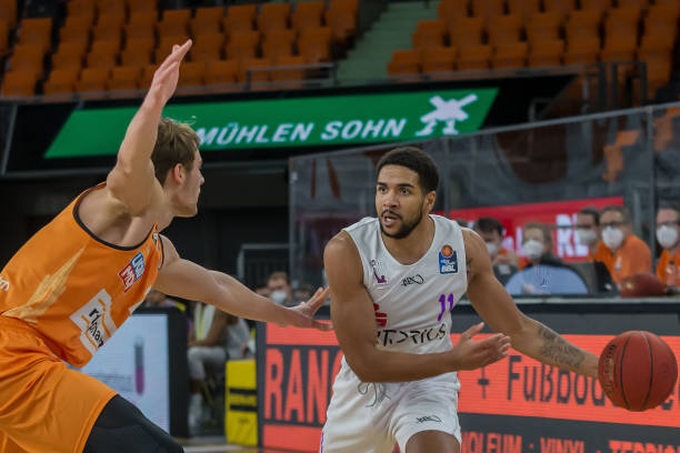 意天空：德弗赖和扎莱夫斯基参加了国米的部分合练.